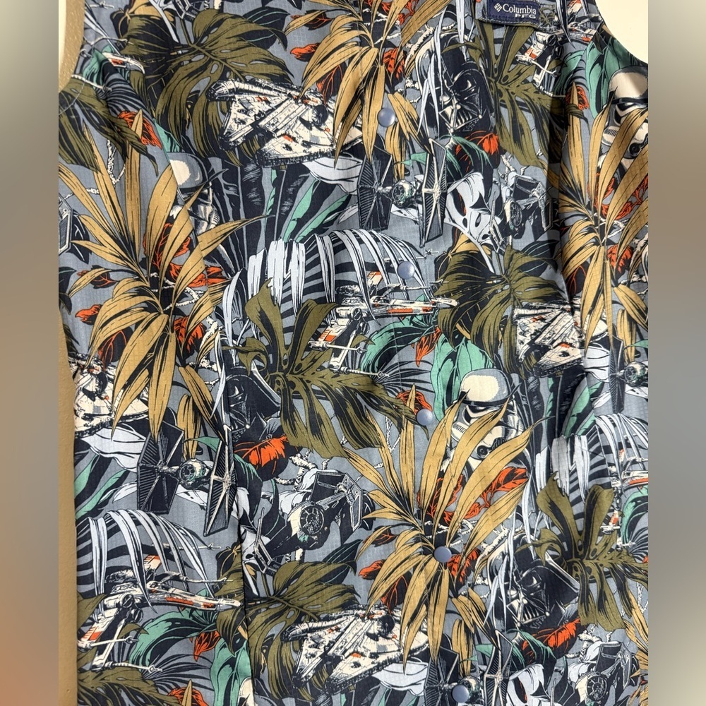 Columbia Women's Star Wars Tropical Print
Sleeveless Blouse - Picture 8 of 9